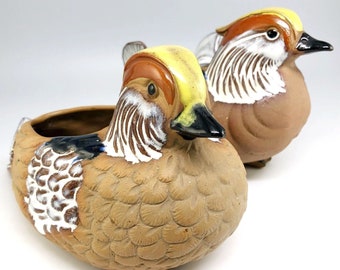 2 plantadores japoneses de pato mandarín, terracota pintada a mano, pájaro asiático de cerámica esmaltada, Neiman Marcus vintage