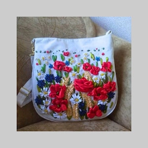Handbestickte Leinen Crossbody Tasche mit Band Details.Einzigartige Bandstickerei.