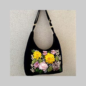 Charmante handgemachte Schultertasche - Blumenband auf Stickerei, stilvolle umweltfreundliche Brieftasche.Einzigartige Bandstickerei.