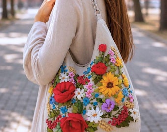 Borsa in stile ucraino con ricami a nastro. Ricami di papaveri e girasoli. Realizzata a mano. Ricamo a nastro unico.