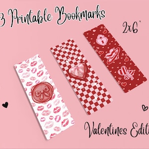 Peut inclure: Trois marque-pages imprimables pour la Saint-Valentin, chacun mesurant 5 x 15 cm. L'un des marque-pages présente des lèvres rouges et un sceau de cire, un autre a un motif à carreaux rouges et blancs avec un cœur, et le troisième a des graphiques rouges sur le thème de la Saint-Valentin. Les mots "3 Printable Bookmarks" et "Valentines Edition" sont également visibles.