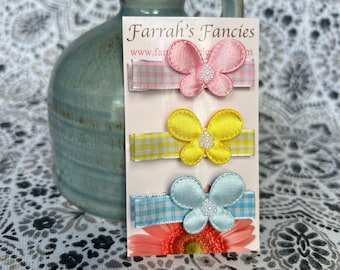 BUTTERFLY hair clips. Set of 3. Pink, yellow, blue. Toddler hair clips. Little girl hair clips. Baby hair bows. Hair accessories. Baby gift.