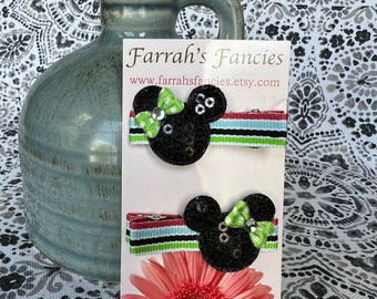 MINNIE MOUSE hair clips. Set of 2. Green, black. Disney hair clips. Toddler hair clips. Little girl hair clips. Baby hair bows. Baby gift.