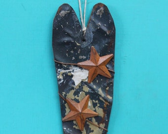 Chrsitmas ornament - skinny heart with stars on vintage ceiling tin/tile