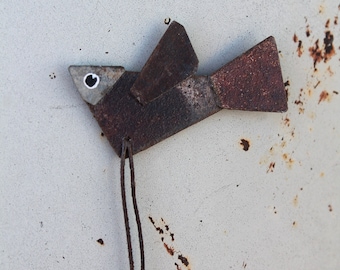 small magnet - rustic bird made from rusted metal