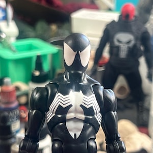 McFarlane Symbiote Spiderman  1/12 Heads for ML & metty toys  (figure not included)