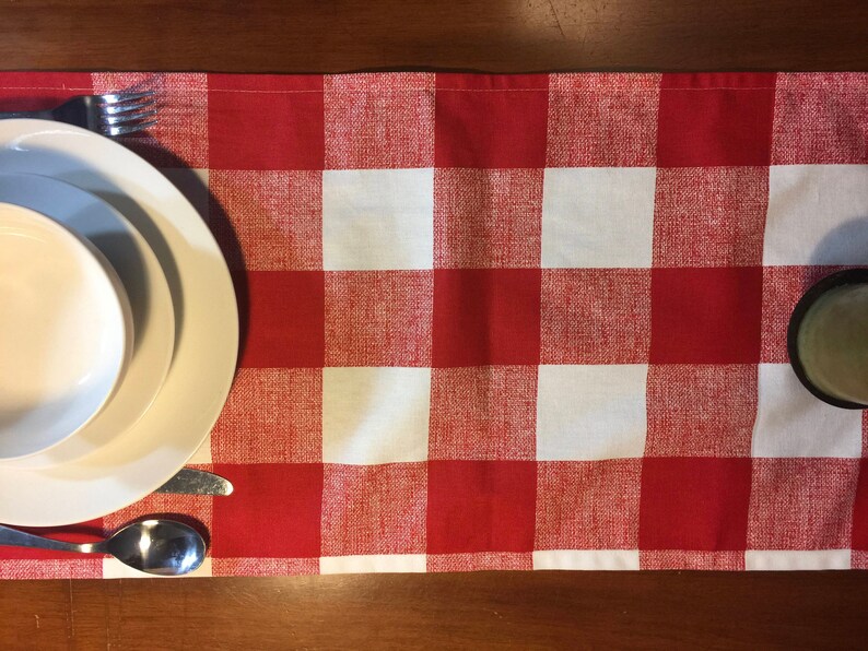 Holiday Table Runner Red Image 0