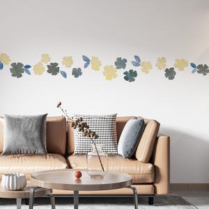 Flower Wallpaper Border Peel and Stick - Hand Painted Wall Decals – Wall Decal Border for Living Room and Bedroom (275 cm)