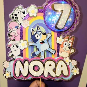 Adorno para tarta con luz 3D de Bluey para fiesta de cumpleaños