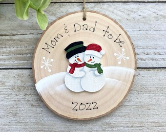Pregnancy Ornament~ Expecting~ Pregnant Snowman Couple~ Maternity Gift~ Mom and Dad to Be~ Baby Bump~ First Christmas Pregnant~ Wood Slice