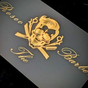 Tarjeta de presentación NFC grabada personalizada - Aluminio negro, grabado en dorado
