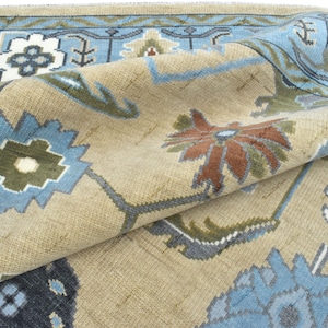 Hand-Knotted Oushak Wool Area Rug: Vintage Floral Design, 10x14