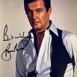 Roger Moore Autograph + COA (james Bond) - Etsy