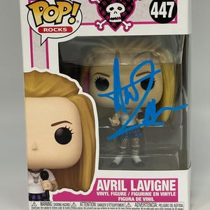 アヴリル・ラヴィーン直筆サイン入り2Lサイズ写真‥Avril〜 アヴリル・ラヴィーン直筆サイン入り2Lサイズ写真‥Avril〜
