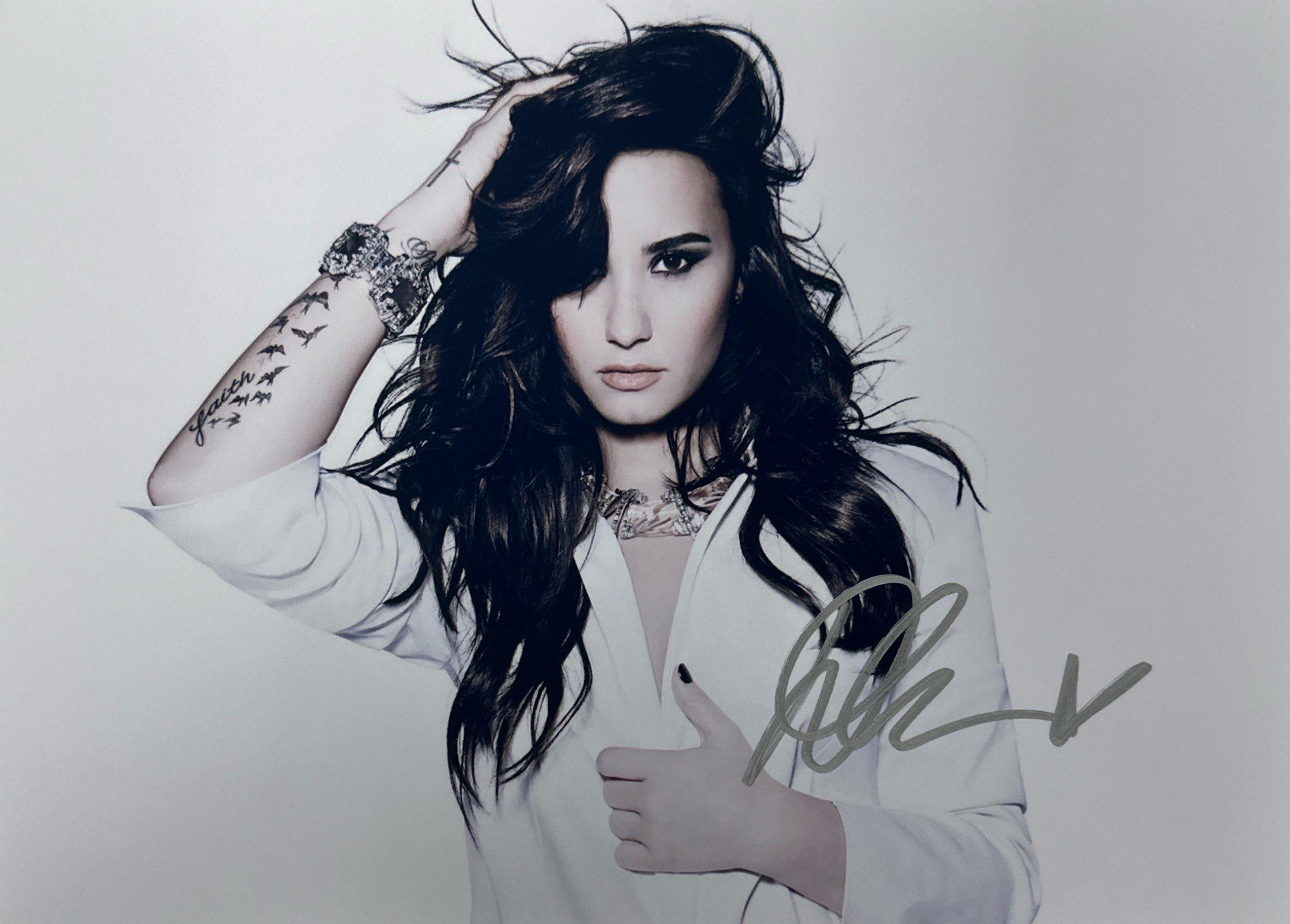 Autograph COA Signed Demi Lovato Photo - Etsy