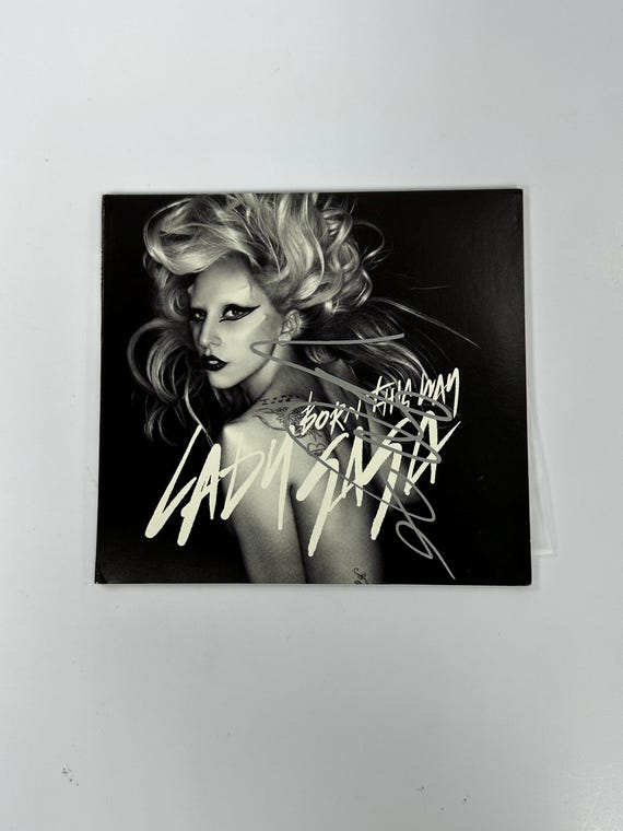 LADY GAGA 直筆サイン入り インサート LADY GAGA 直筆サイン入り インサート レディーガガ Lady Gaga