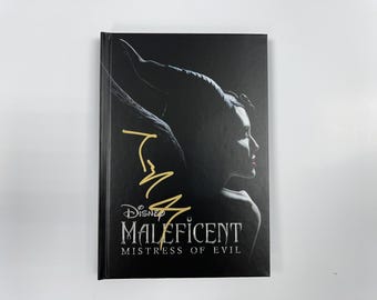 エラ・パーネルのサイン入り8x10マレフィセント写真 - Etsy 日本
