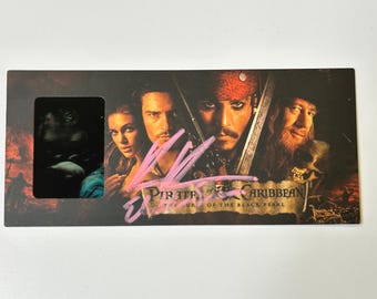 キーラ・ナイトレイのサイン入り8x10パイレーツ・オブ・カリビアン