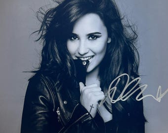 Demi Lovato Autographed Card With Coa - Etsy