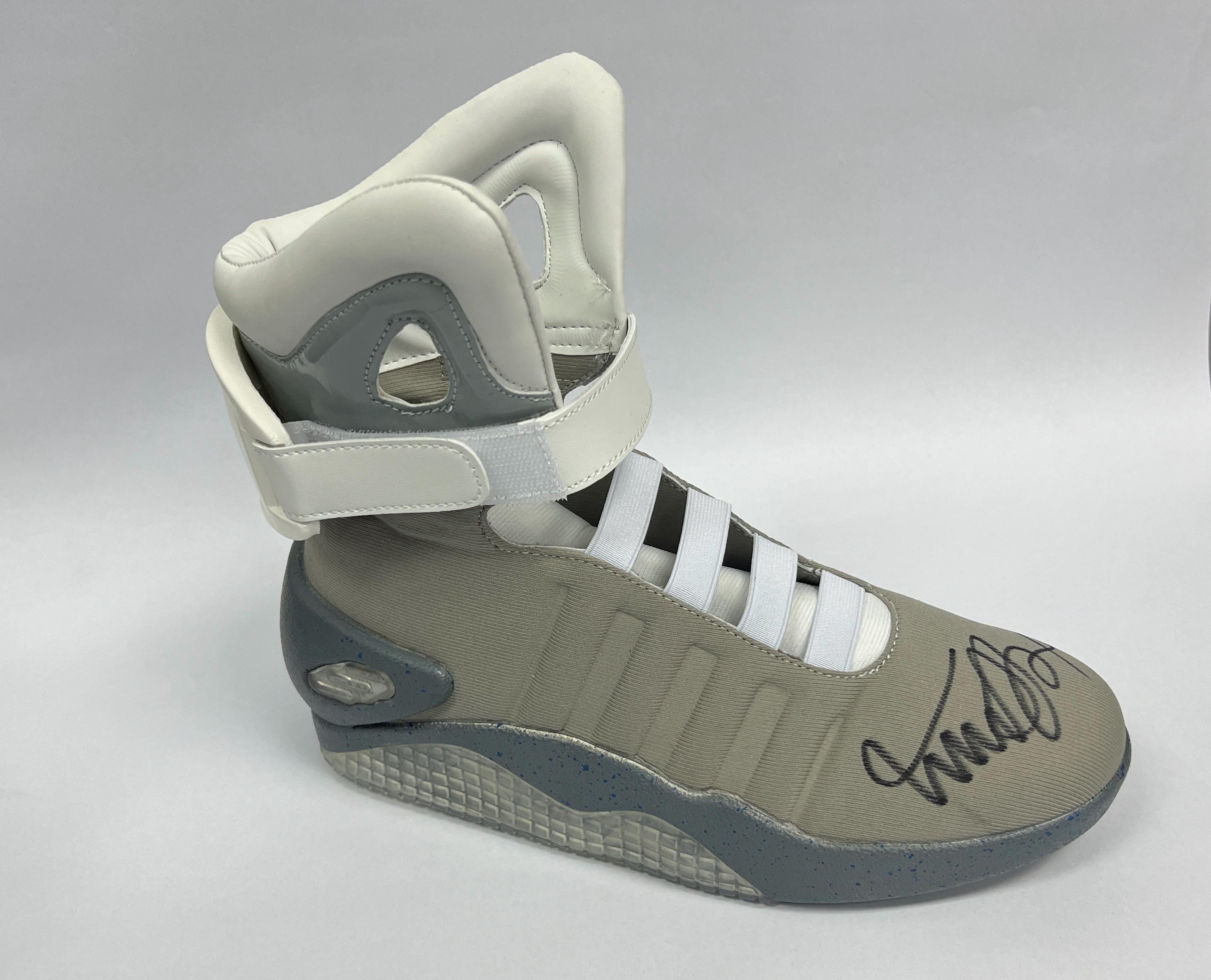 Nike MAG シューズ 新品未使用 バック・トゥ・ザ・フューチャー」のスニーカー「Nike Mag」が