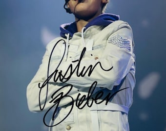 Justin Bieber SIGNED 8