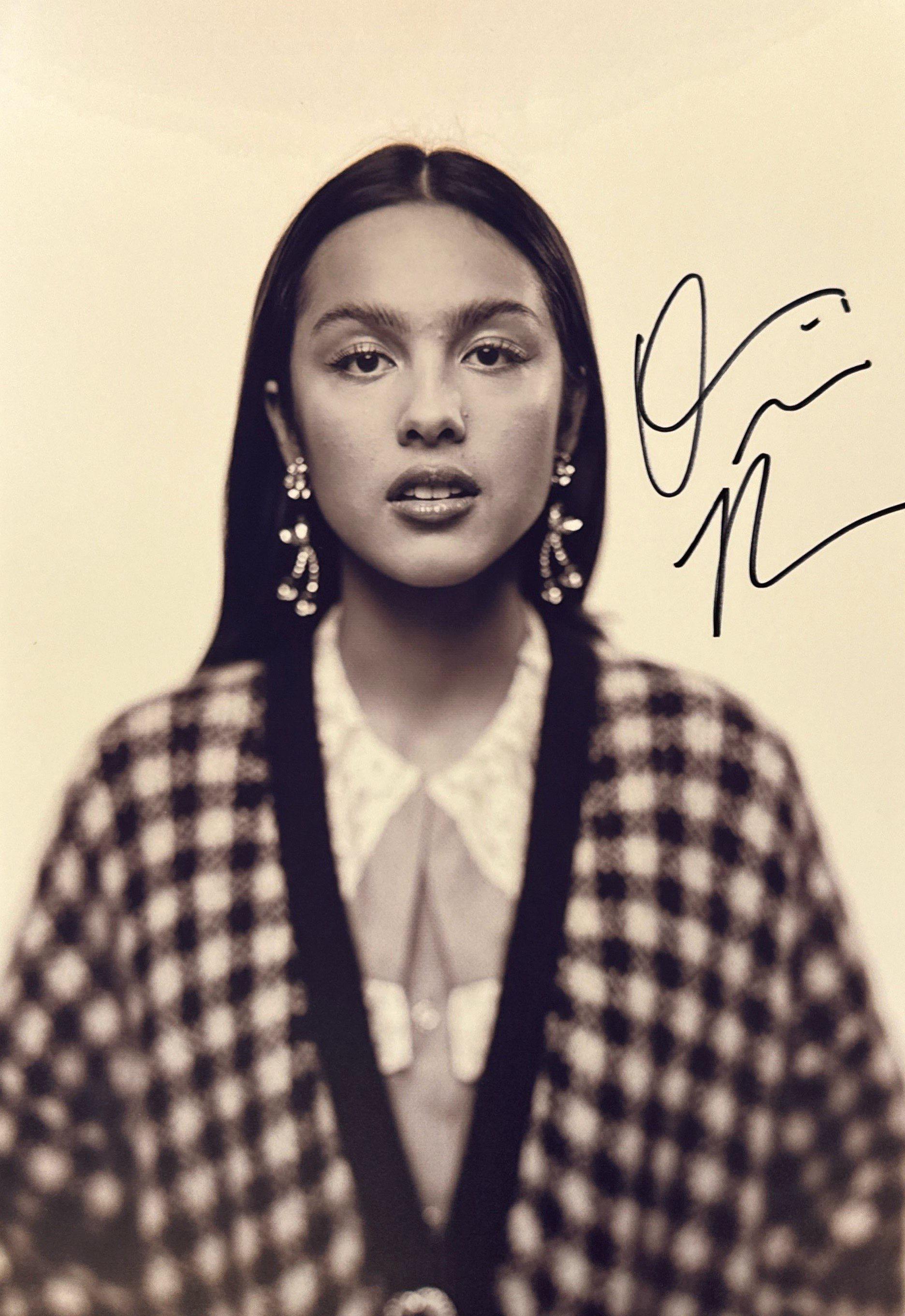 Olivia Rodrigo Autographed - Etsy