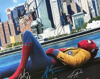トム・ホランドの直筆サイン入りスパイダーマン 8x10 写真 - Etsy 日本