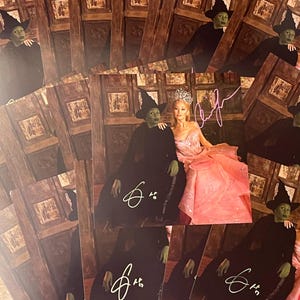 Autogramm signierte Wicked Ariana Grande Cynthia Erivo offizielle große Karte grün + pinke Farbe selten