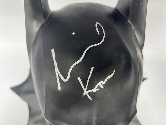 直筆サイン入りバットマンマスク マイケル・キートン COA - Etsy