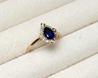 Vintage Style Pear Sapphire & Diamond 10K Gold Ring | Size 7.5