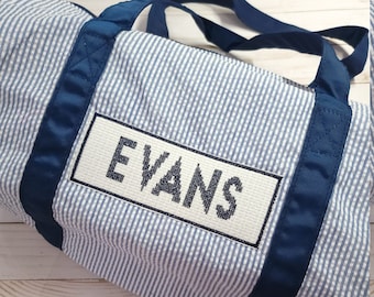 Borsa da viaggio personalizzata in seersucker: regalo di compleanno per ragazzo