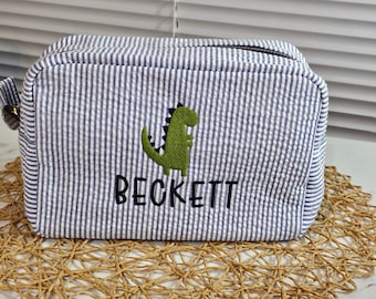 Borsa da viaggio in seersucker personalizzata: borsa per cosmetici e articoli da toeletta con monogramma