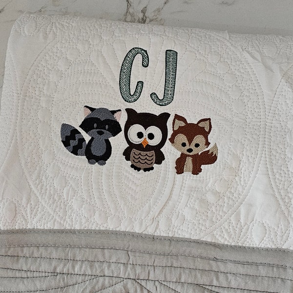 Monogram baby quilt, woodland animal crib quilt, baby room decor, baby shower gift, personalized baby gift