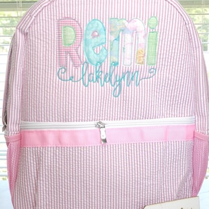 Zaino con nome applicato, zaino in seersucker con monogramma, zaino rosa personalizzato, borsa per pannolini, regalo per baby shower, regalo di compleanno per bambina