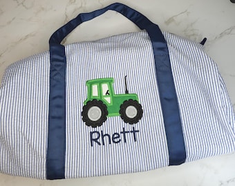 Borsa da viaggio personalizzata in seersucker con motivo trattore: borsa da viaggio per ragazzi