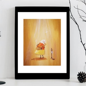 Puede incluir: Una pintura enmarcada de un personaje de dibujos animados con un vestido amarillo y un sombrero blanco, de pie frente a un conejo blanco. El fondo es un degradado amarillo y blanco.