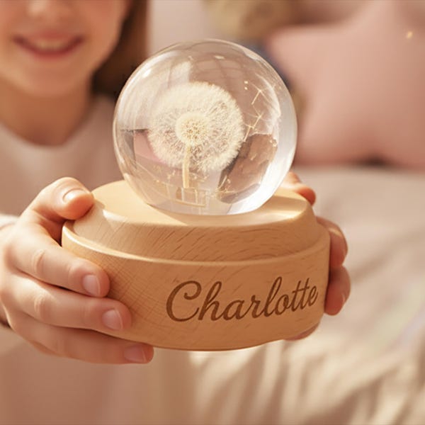 Individuell gravierte Kristall Spieluhr - Löwenzahn, Sternenhimmel & Riesenrad Designs | Personalisierte Holz Nachtlicht Geschenk für Baby, Kinderzimmer