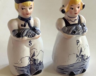 adorables salières et poivrières hollandaises en céramique de Delft, vintage, garçon et fille