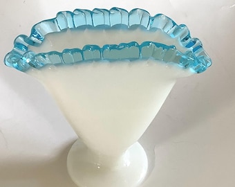 ヴィンテージ フェントンクレスト ブルー フリルガラス花瓶