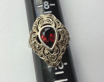 Vintage stunning ruby marcasite silver estate jewelry women’s ring size 9 1/2