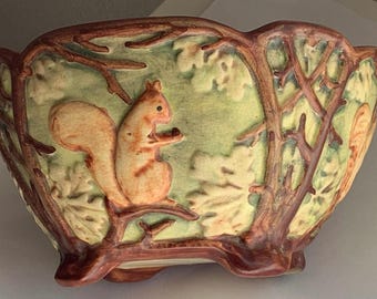 Poterie d'art vintage de Weller, bol à pattes d'écureuil de la forêt art déco