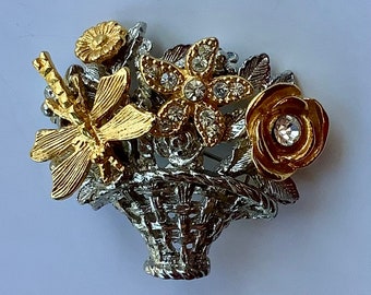 Vintage dragonfly flower basket ornate rhinestones fine pin brooch silver gold