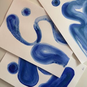 NUOVO ORIGINALE Trittico blu astratto - Set di 3 dipinti Acrilico su carta A4 Pennellate acriliche e Dipinti a Punti, Decorazione murale moderna e minimalista