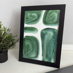 NUOVO ORIGINALE Set 2 dipinti astratti verdi in formato A4 su carta, dipinti acrilici con pennellate e punti, decorazioni murali moderne e minimaliste per la casa