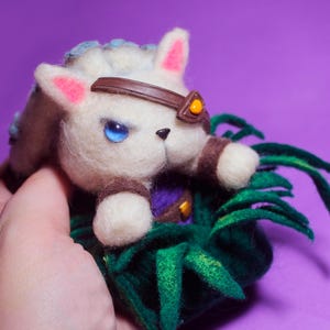Rengar in the Bush | League of Legends Fanmade Plushie | Needle Felted Figurine | Hide on Bush Rengar