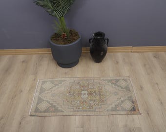 Vintage Turkish Doormat Rug: Cotton Wool Entryway Rug (3.5 x 1.6 ft)