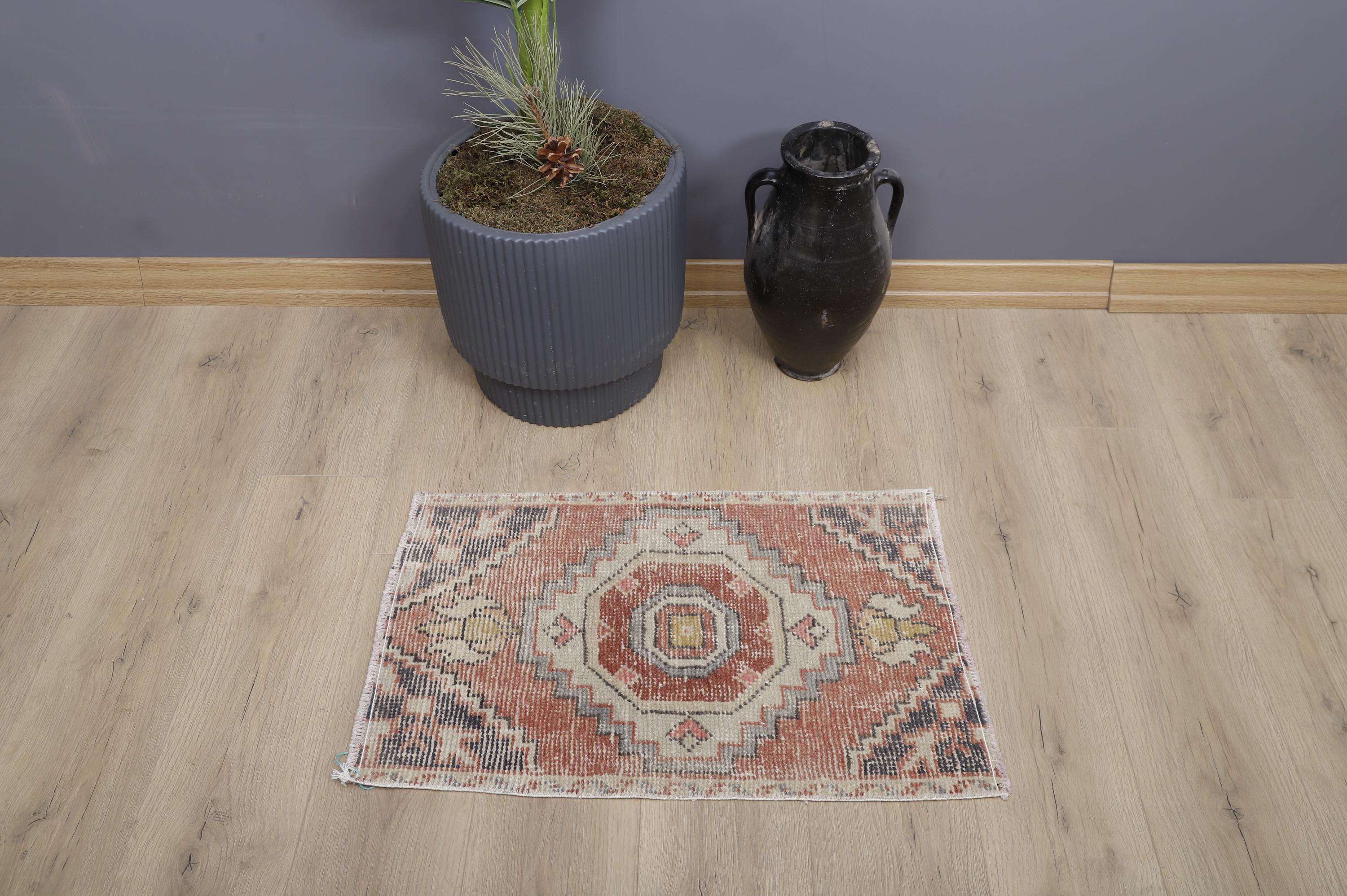 Vintage Turkish Oushak Wool Rug: Small Anatolian Door Mat (2.4x1.6