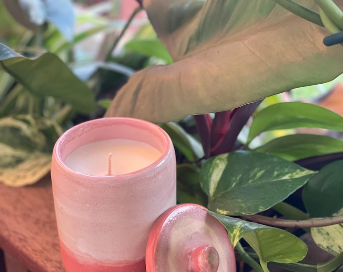 Artisan ceramic pink candle with lid (Billionaire)