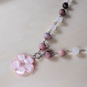 Rhodonite Beaded Necklace, Blush Pink Flower Pendant, Rhodonite Crystal, Quartz Beads, Crystal Necklace For Women, Crystal Jewelry For Love
