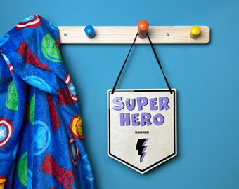 Letrero dinámico 3D de madera contrachapada y acrílico "Superhéroe disfrazado". Decoración para el hogar inspirada en la araña fantasma para niños y adolescentes.